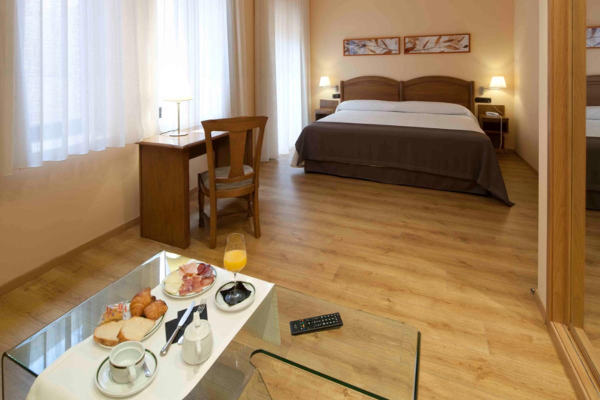 Exe Astur Plaza Hotel อัสตอร์กา ภายนอก รูปภาพ
