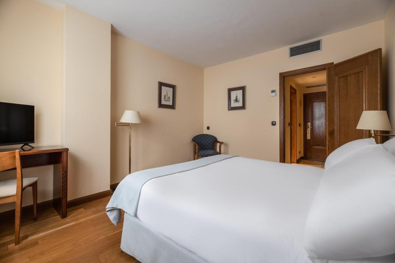 Exe Astur Plaza Hotel อัสตอร์กา ภายนอก รูปภาพ
