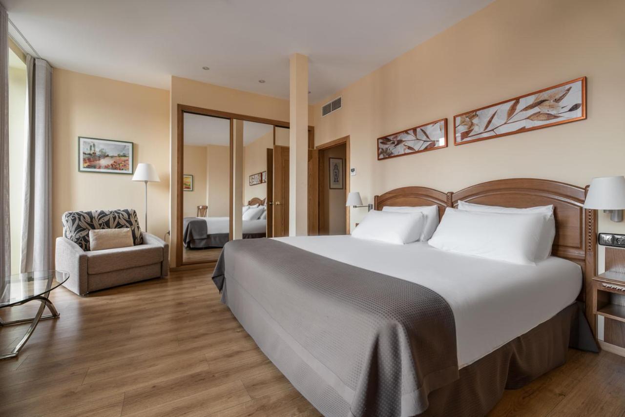 Exe Astur Plaza Hotel อัสตอร์กา ภายนอก รูปภาพ