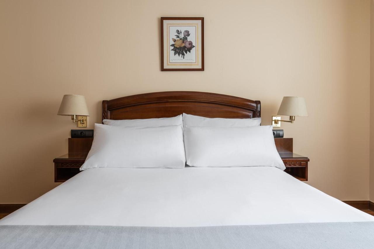 Exe Astur Plaza Hotel อัสตอร์กา ภายนอก รูปภาพ