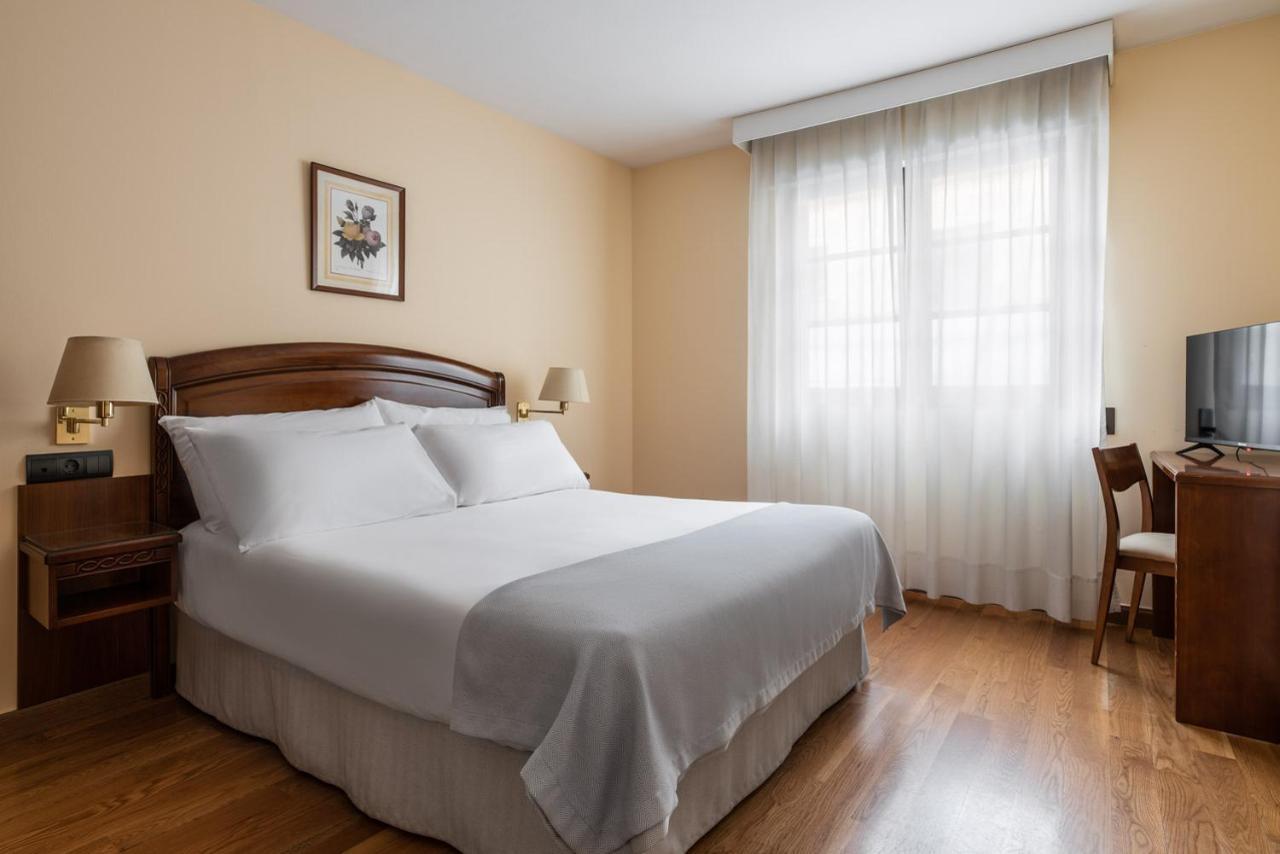 Exe Astur Plaza Hotel อัสตอร์กา ภายนอก รูปภาพ