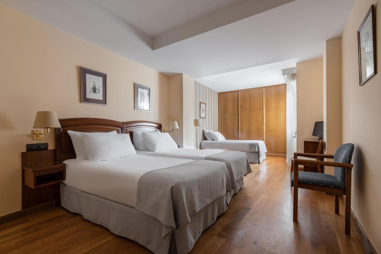 Exe Astur Plaza Hotel อัสตอร์กา ภายนอก รูปภาพ
