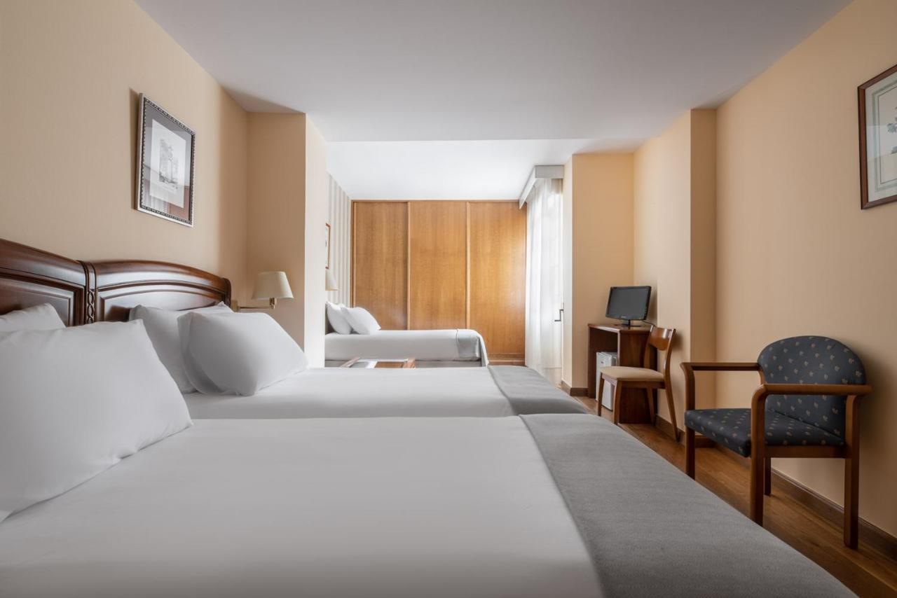 Exe Astur Plaza Hotel อัสตอร์กา ภายนอก รูปภาพ