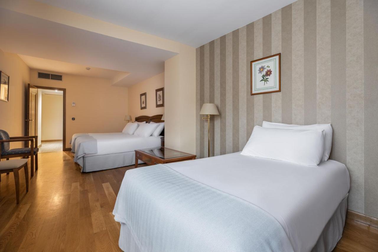 Exe Astur Plaza Hotel อัสตอร์กา ภายนอก รูปภาพ
